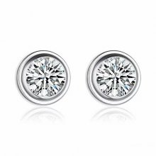 Cartier Diamants Legers DE Earrings in 18K White Gold With 1 White Diamond